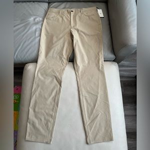 NWT - 7 For All Mankind Men’s Slim Tapered Fit Adrien Chino - Size 33